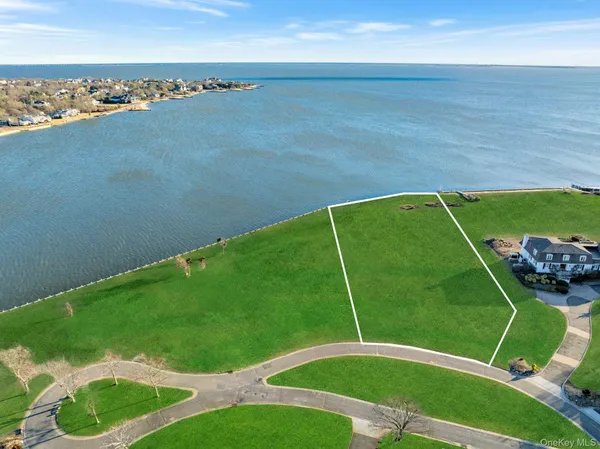 $1,800,000 | Lot 6 Overlea Court, Bay Shore, NY 11706