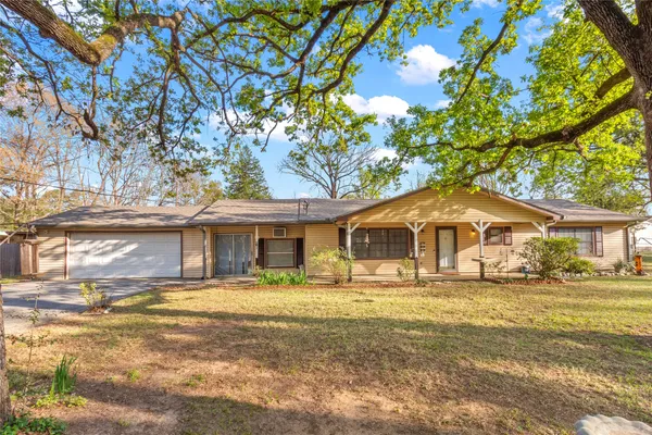 $375,000 | 322 Parkside Drive, Zavalla, TX 75980