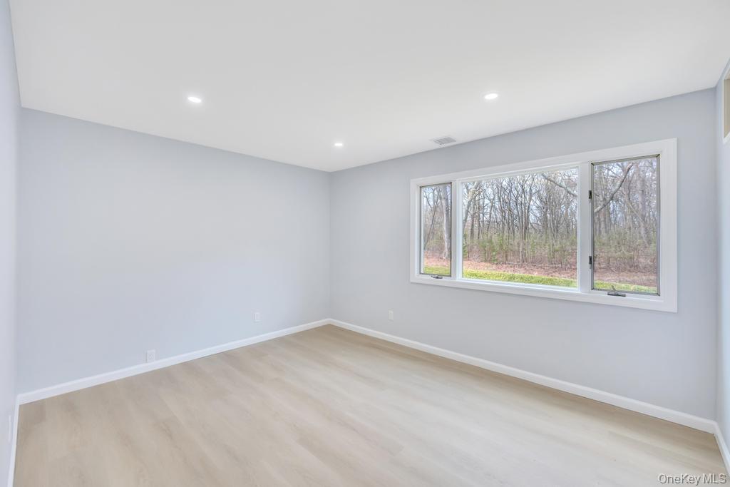207 August Road North Babylon, NY 11703 - Photo 19 of 22 Gallery Image 19