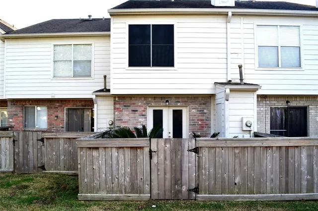 a front view of house with yard
