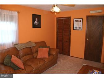 1517 Norman Road Havertown, PA 19083 - Photo 5 of 11 Family Room