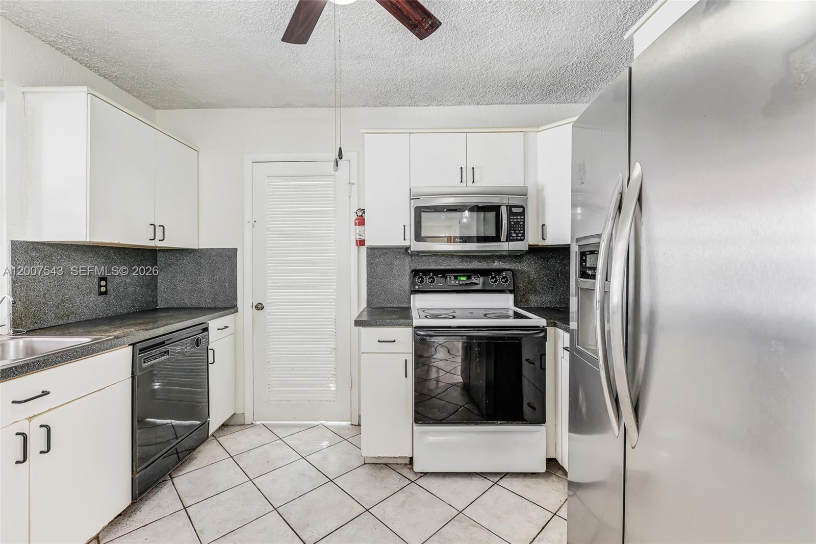 9610 Southwest 16th Street Miami, FL 33165 - Photo 13 of 41