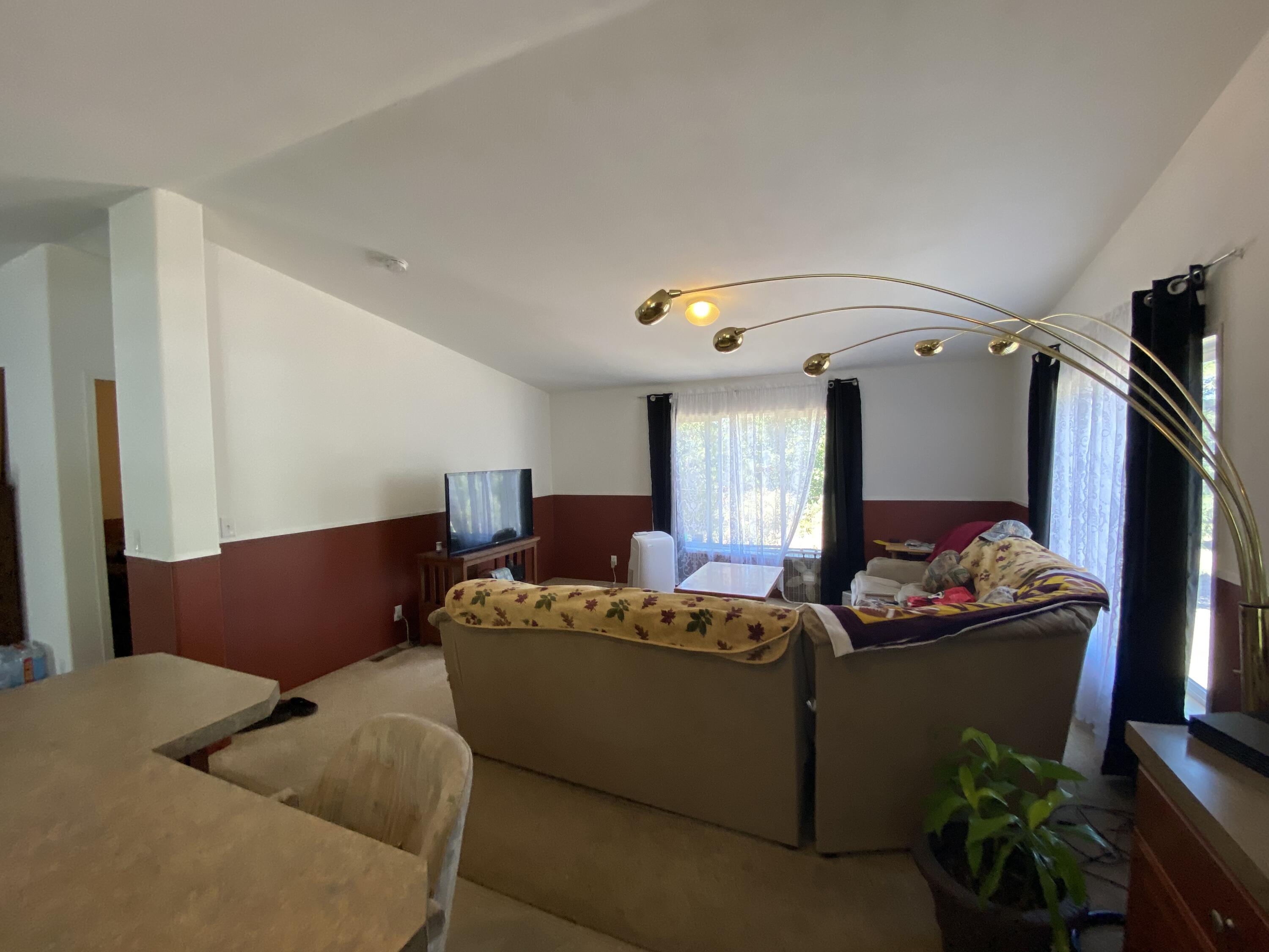 18190 Patterson Ranch Road Round Mountain, CA 96084 - Photo 16 of 33 LIVING ROOM