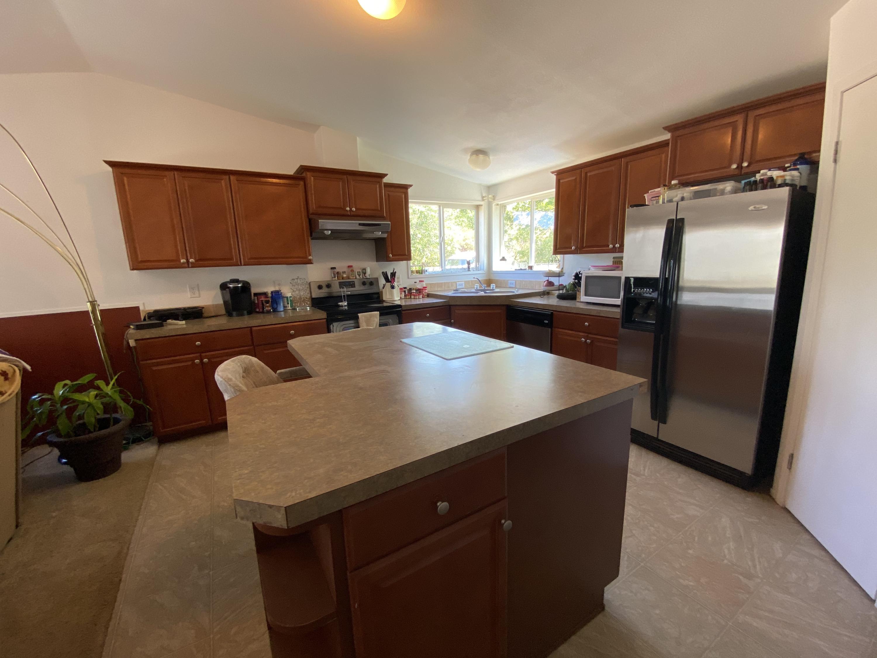 KITCHEN ISLAND