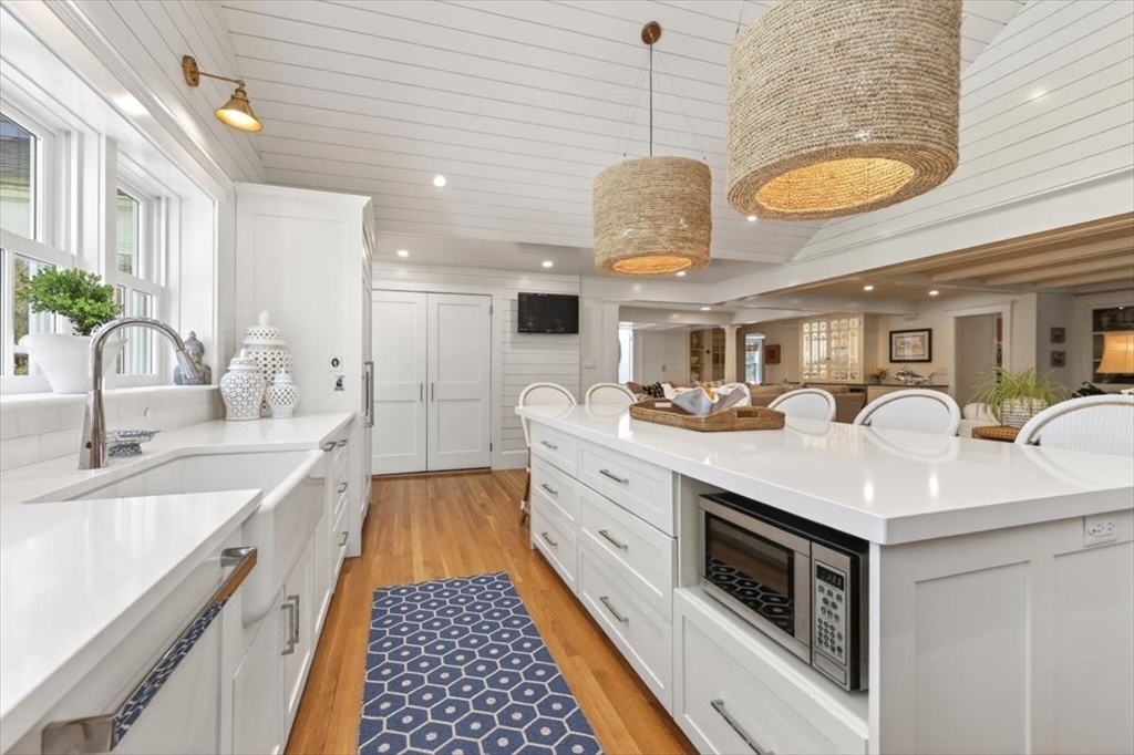 30 Spring Street Hingham, MA 02043 - Photo 4 of 40
