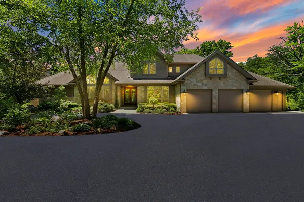 $2,200,000 | 8806 Whispering Pnes Trail, Woodstock, IL 60098