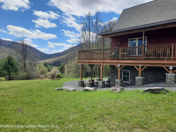$875,000 | 295 Tumbleweed Ranch Road, West Kill, NY 12492