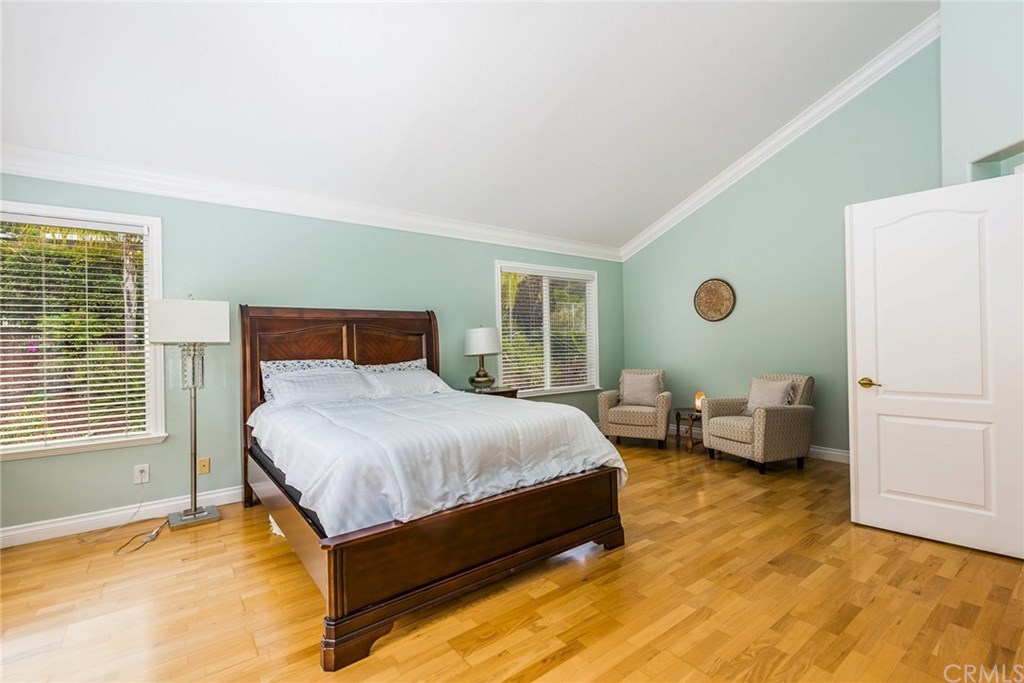 4224 San Ramon Drive Corona, CA 92882 - Photo 29 of 43 Master Suite with sitting area. Vaulted Ceiling.