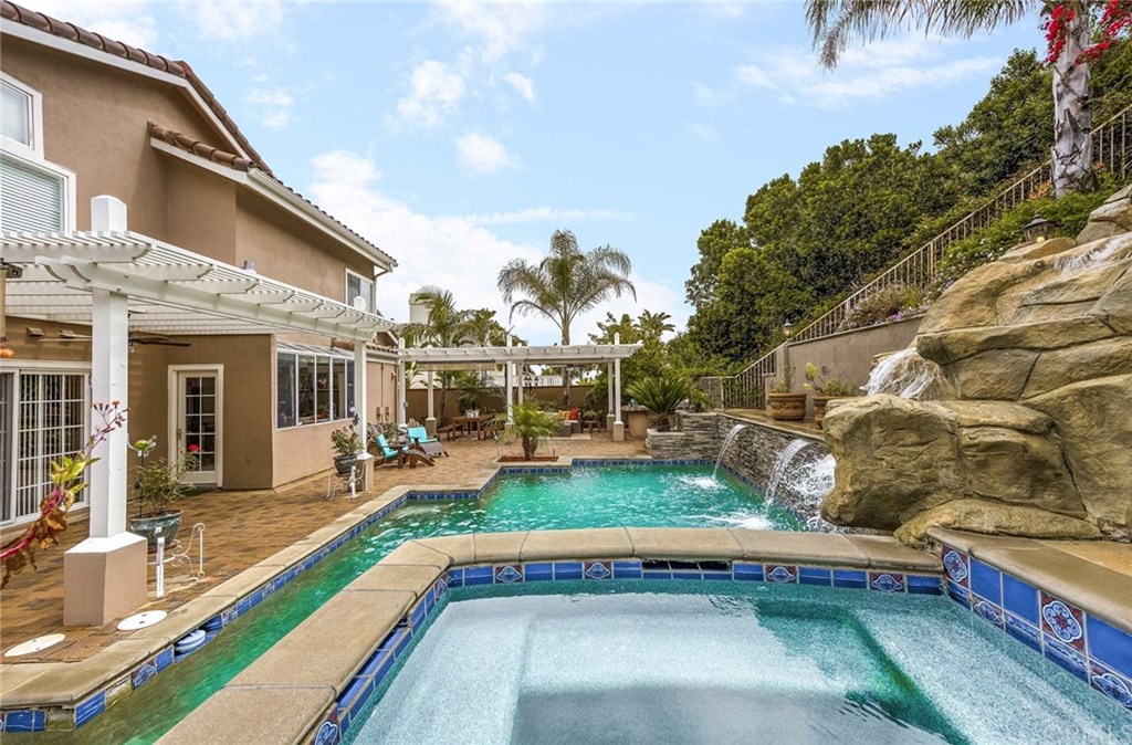 4224 San Ramon Drive Corona, CA 92882 - Photo 7 of 43