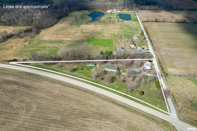 $198,000 | 1219 Buchanan Road, Iuka, IL 62849