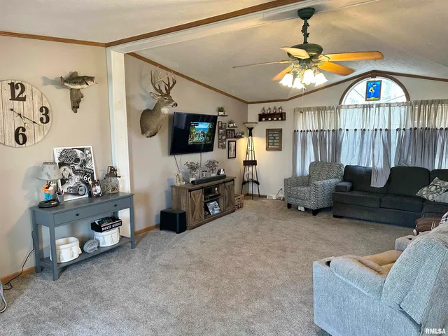 $198,000 | 1219 Buchanan Road, Iuka, IL 62849