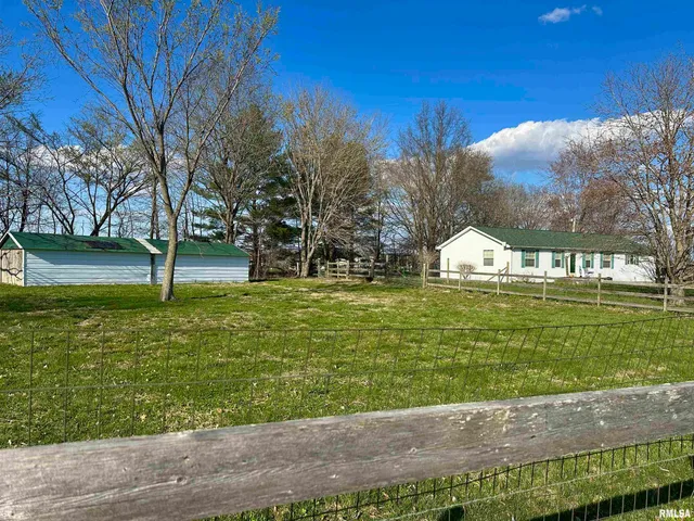 $198,000 | 1219 Buchanan Road, Iuka, IL 62849