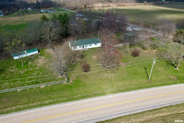 $198,000 | 1219 Buchanan Road, Iuka, IL 62849