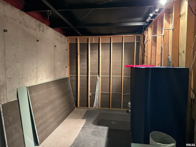 $198,000 | 1219 Buchanan Road, Iuka, IL 62849