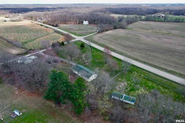 $198,000 | 1219 Buchanan Road, Iuka, IL 62849