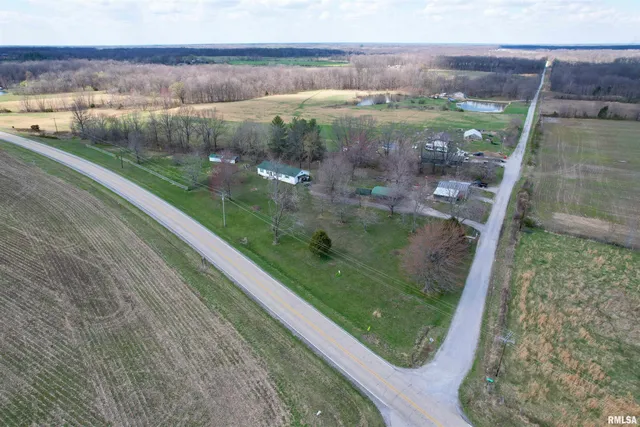 $198,000 | 1219 Buchanan Road, Iuka, IL 62849