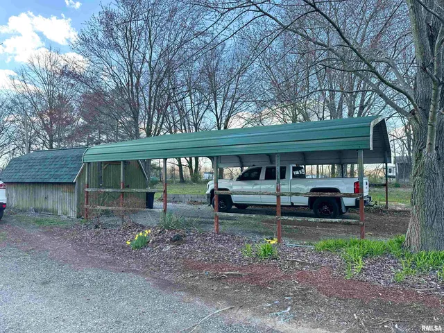 $198,000 | 1219 Buchanan Road, Iuka, IL 62849