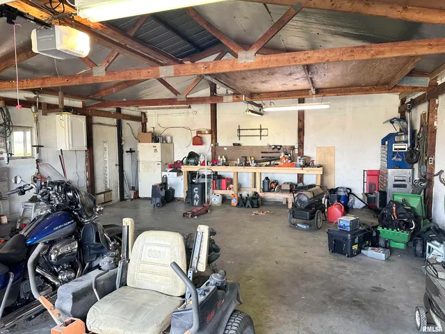 $198,000 | 1219 Buchanan Road, Iuka, IL 62849