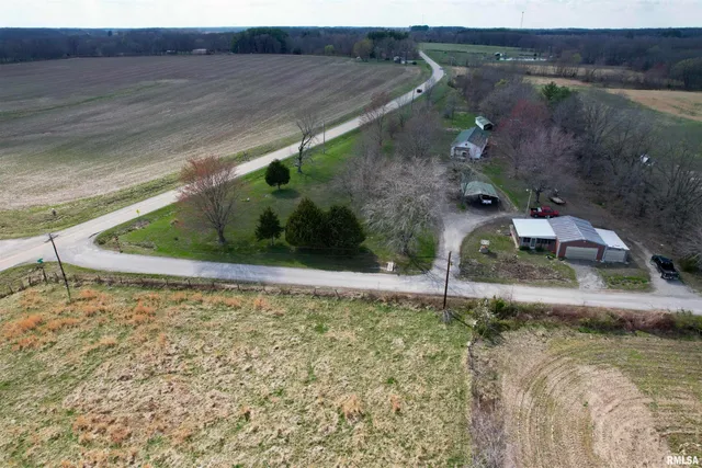 $198,000 | 1219 Buchanan Road, Iuka, IL 62849