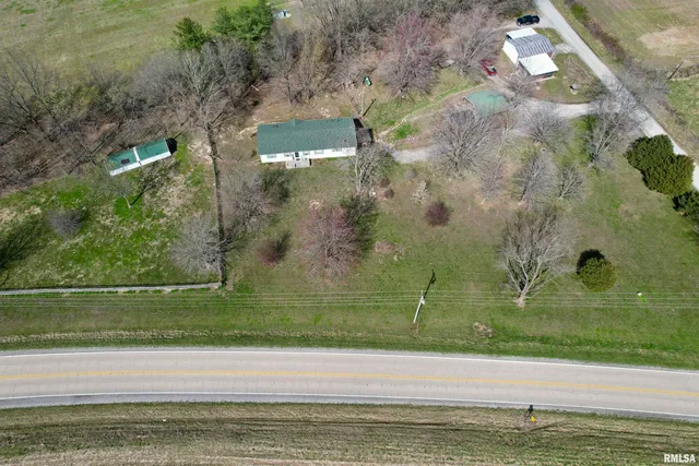 $198,000 | 1219 Buchanan Road, Iuka, IL 62849