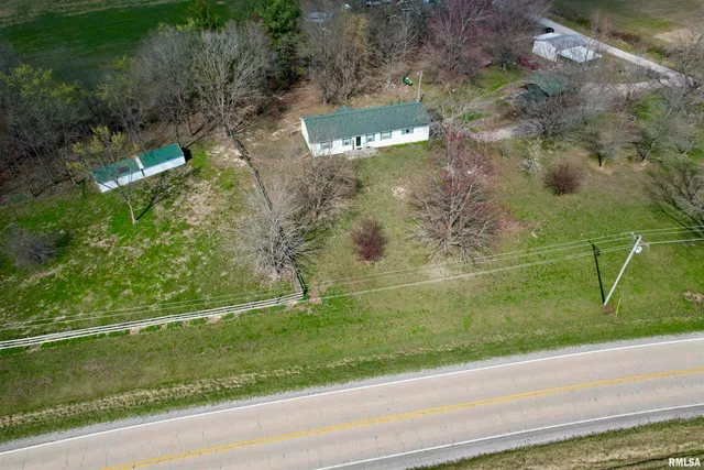 $198,000 | 1219 Buchanan Road, Iuka, IL 62849