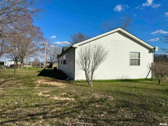 $198,000 | 1219 Buchanan Road, Iuka, IL 62849