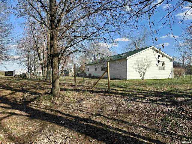 $198,000 | 1219 Buchanan Road, Iuka, IL 62849