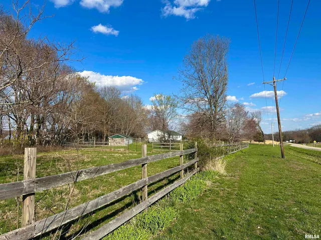 $198,000 | 1219 Buchanan Road, Iuka, IL 62849