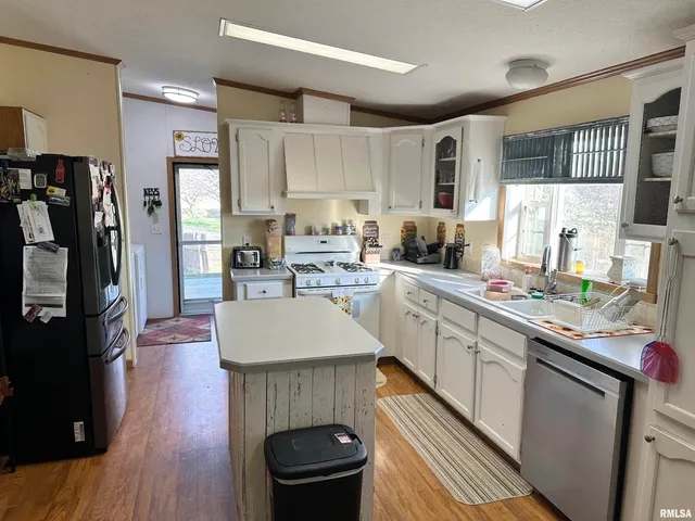 $198,000 | 1219 Buchanan Road, Iuka, IL 62849