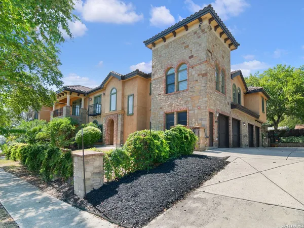$3,000 | 123 Eaton Street, Unit 104, San Antonio, TX 78209