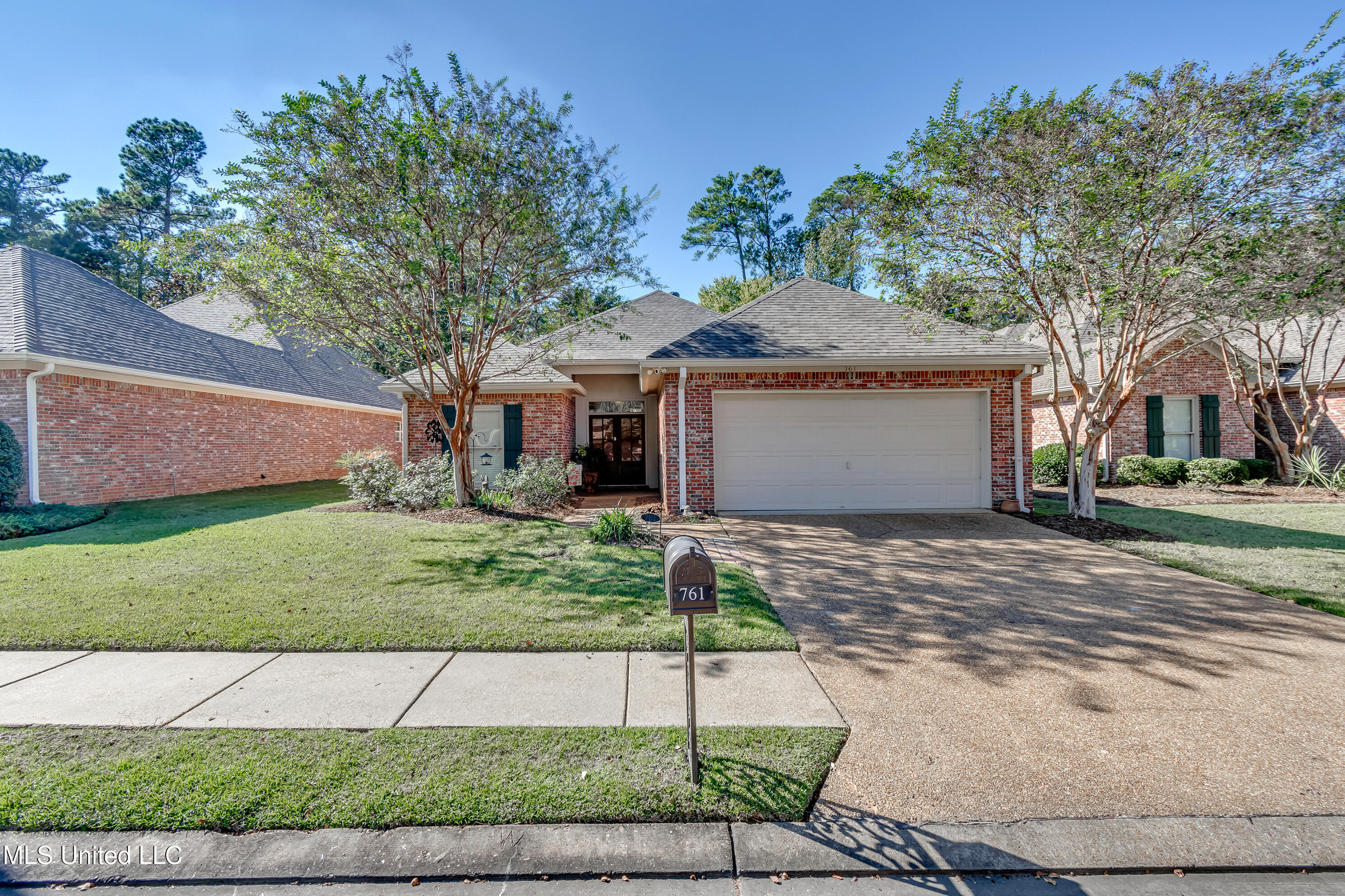 761 Versailles Drive Ridgeland, MS 39157 - Photo 3 of 53 761 Versilles Dr-5