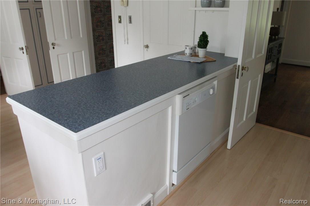 1020 Harvard Road Grosse Pointe, MI 48230 - Photo 10 of 38 IMG_5657.JPG