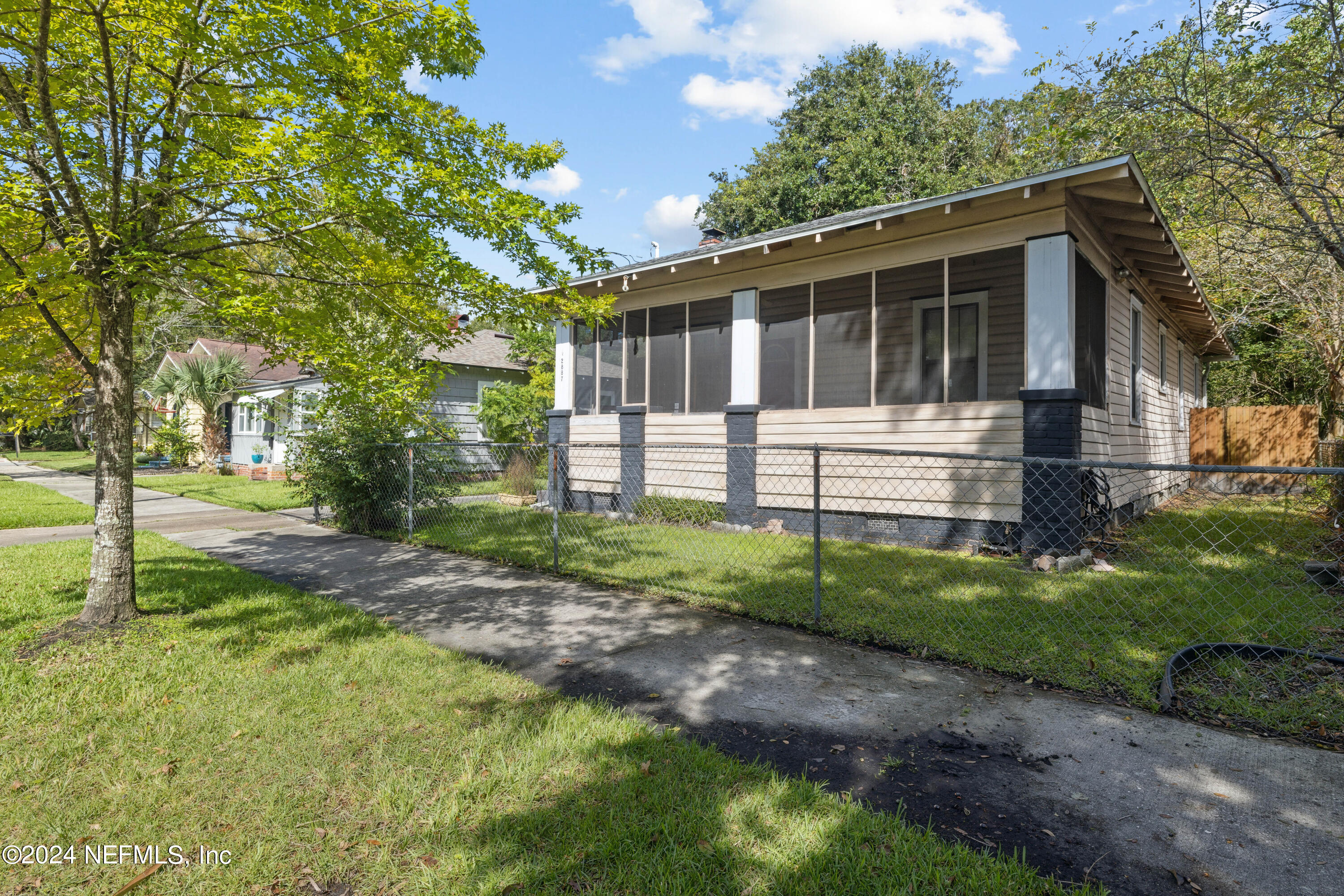 2887 Forbes Street Jacksonville, FL 32205 - Photo 1 of 35 a view of backyard with green space