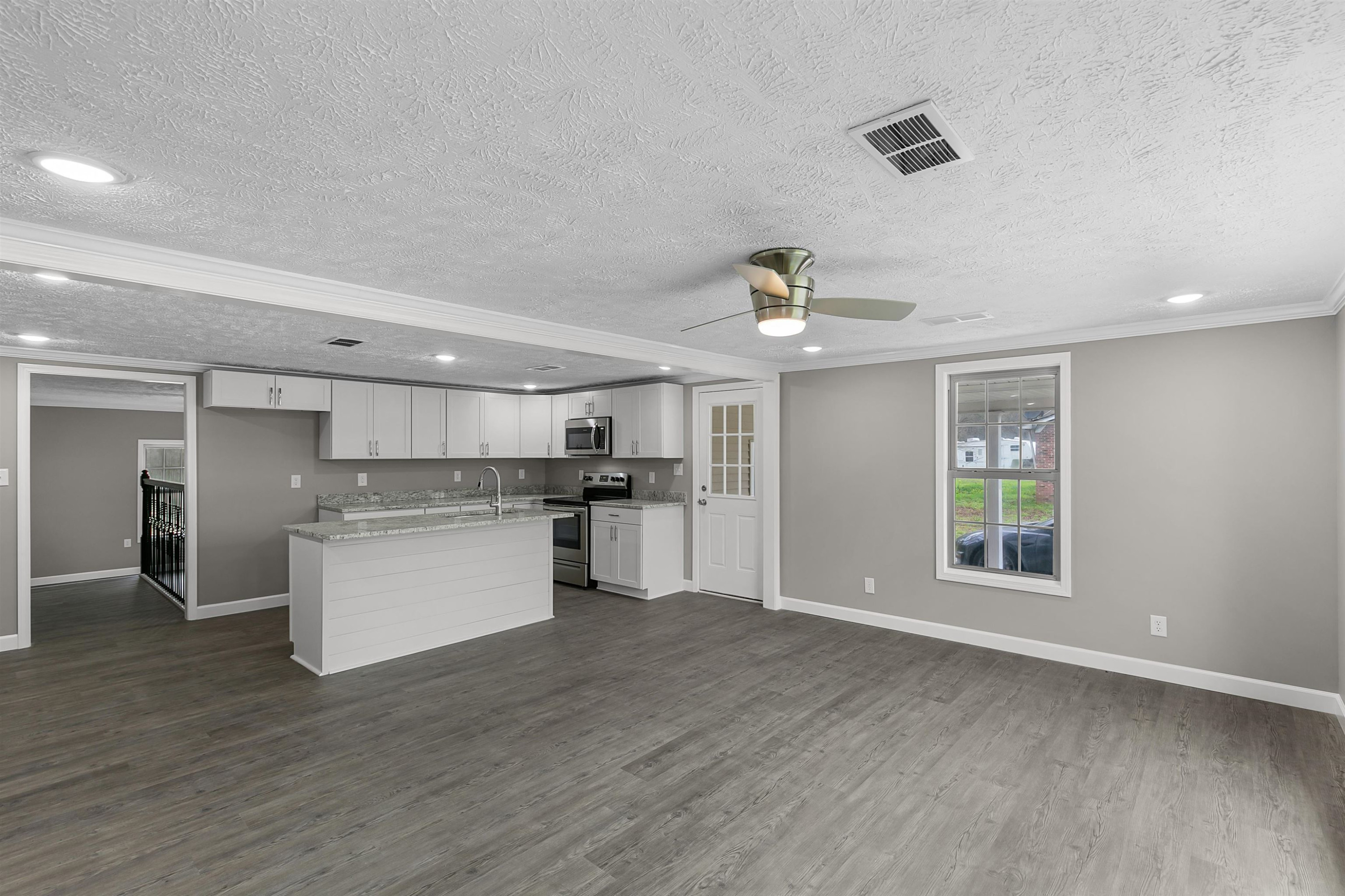 1037 Perry Switch Road Jackson, TN 38301 - Photo 4 of 19 Photo 4
