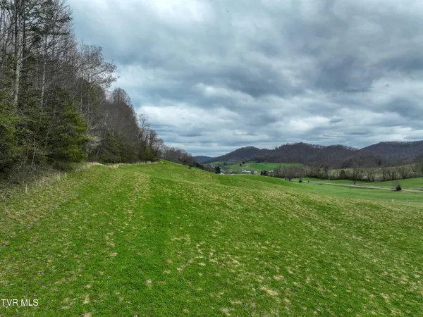 $359,000 | 3203 Gate City Highway, Bristol, VA 24202