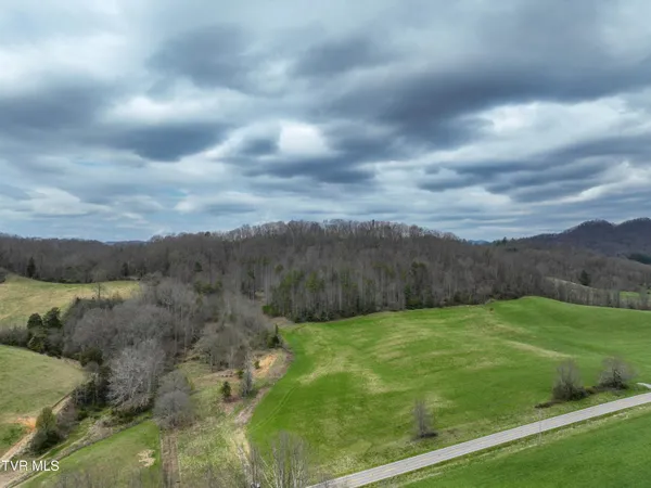 $359,000 | 3203 Gate City Highway, Bristol, VA 24202