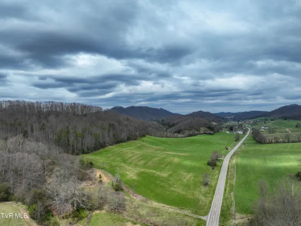 $359,000 | 3203 Gate City Highway, Bristol, VA 24202