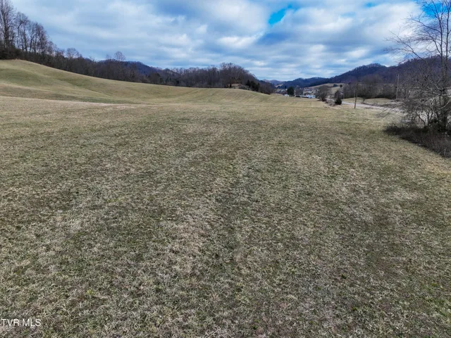 $359,000 | 3203 Gate City Highway, Bristol, VA 24202