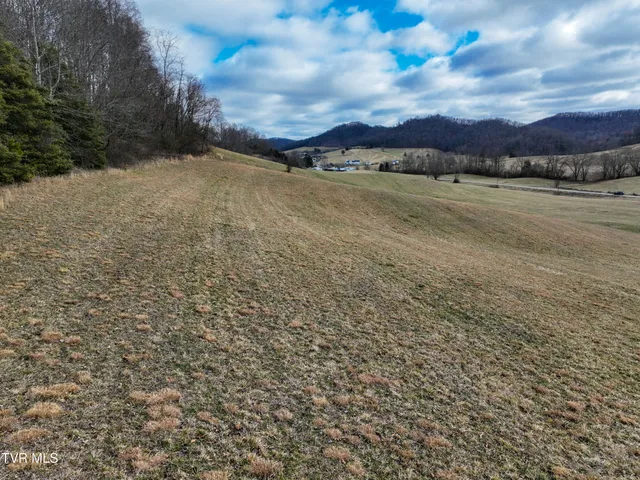 $359,000 | 3203 Gate City Highway, Bristol, VA 24202