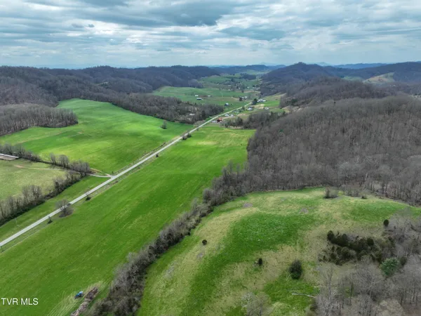 $359,000 | 3203 Gate City Highway, Bristol, VA 24202