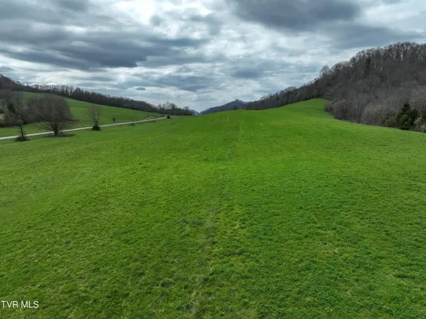 $359,000 | 3203 Gate City Highway, Bristol, VA 24202