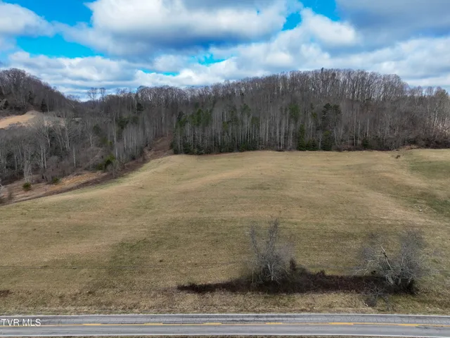 $359,000 | 3203 Gate City Highway, Bristol, VA 24202