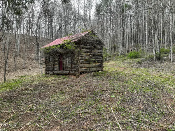 $359,000 | 3203 Gate City Highway, Bristol, VA 24202