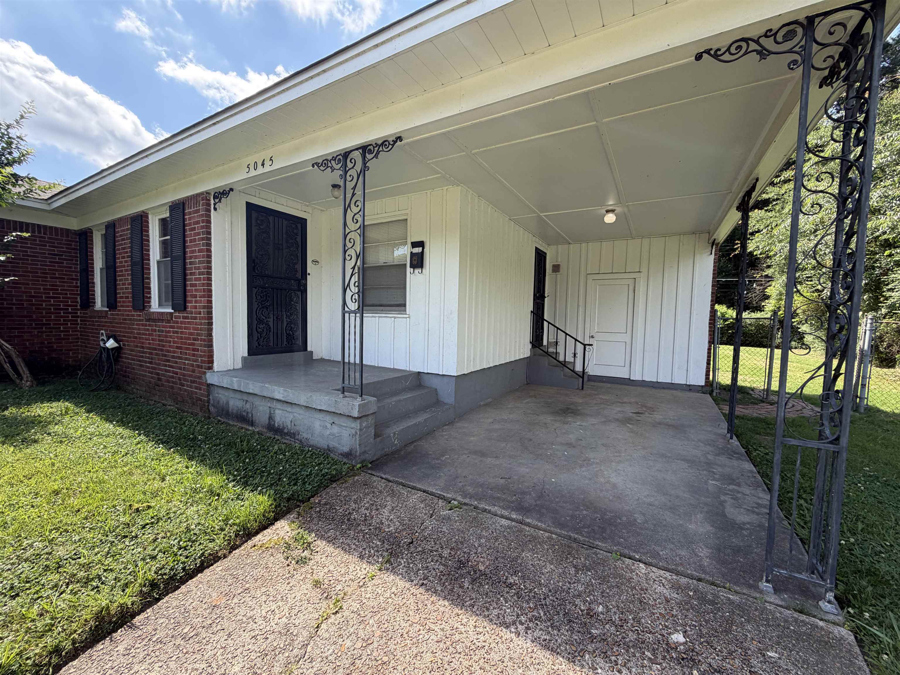 5045 Flamingo Road Memphis, TN 38117 - Photo 2 of 10
