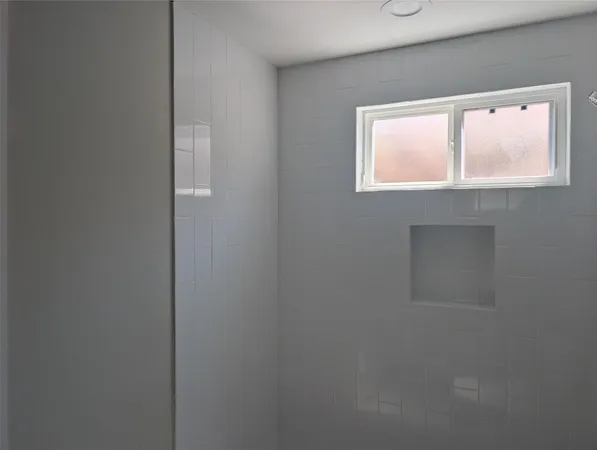 $2,095 | 8316 Curry Road, Unit A, Houston, TX 77093