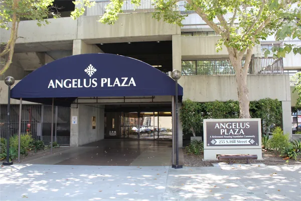 $1,260 | 255 South Hill Street, Los Angeles, CA 90012
