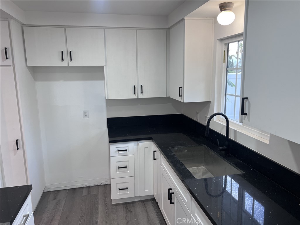 195 Masters Avenue Riverside, CA 92507 - Photo 5 of 37