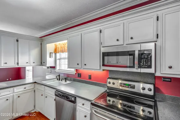 $245,000 | 219 Garden Drive, Brandon, MS 39042