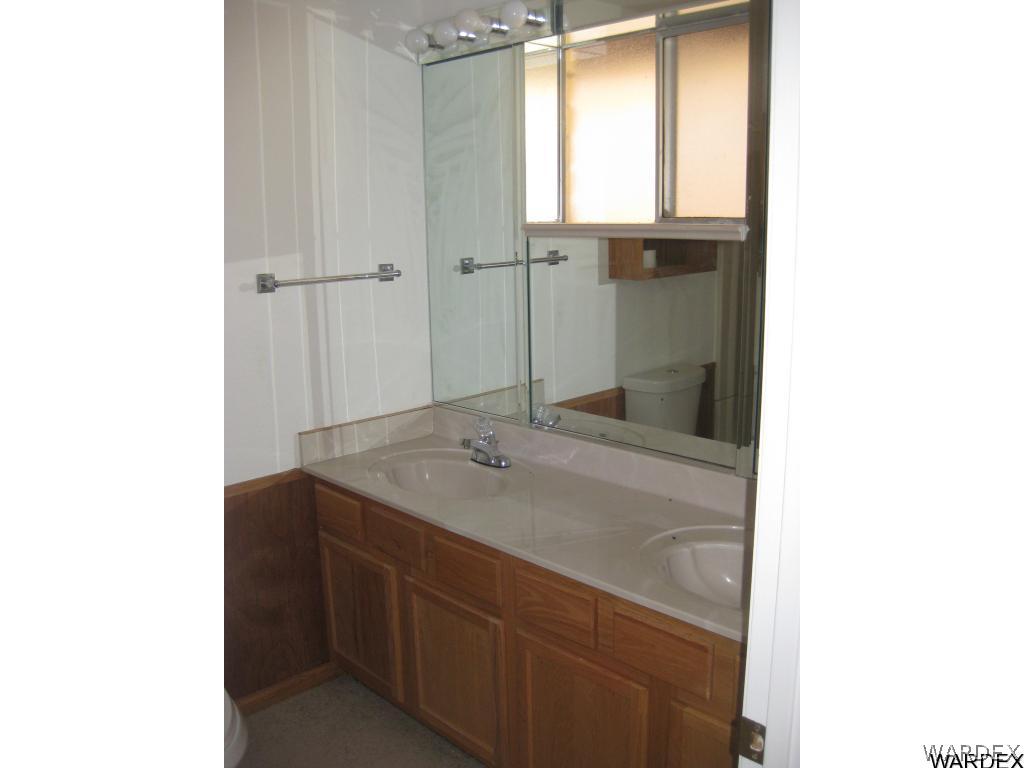 2676 South Dw Ranch Road Kingman, AZ 86401 - Photo 22 of 35 Dual sink in master bathroom