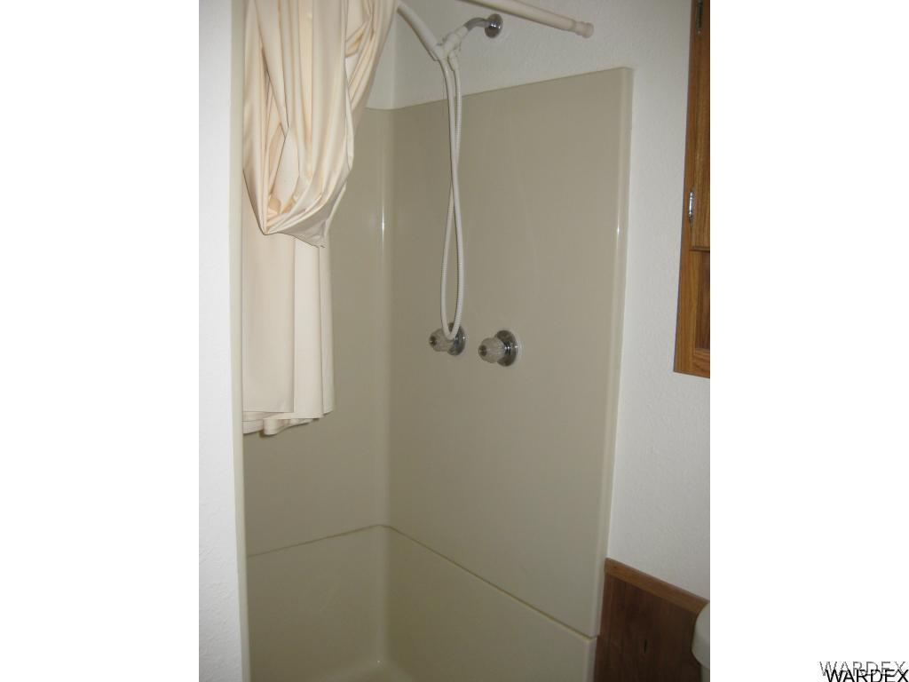 2676 South Dw Ranch Road Kingman, AZ 86401 - Photo 23 of 35 Shower in Master bathroom